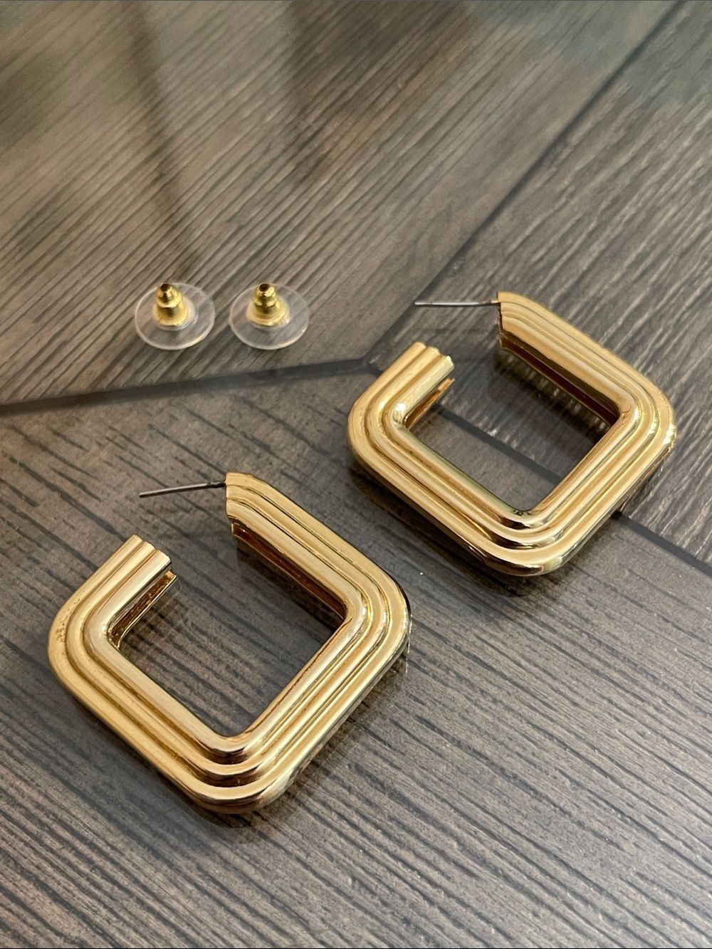 Vintage Square Hoop Earrings Geometric Shaped Hoops - Gold-tone Metal